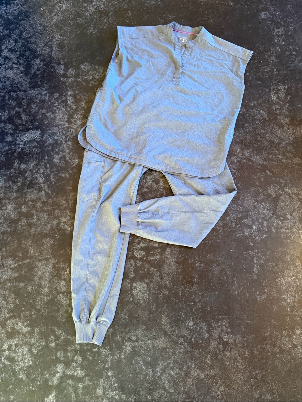 Healing Hands grey scrub set - Tunic and Jogger Pants